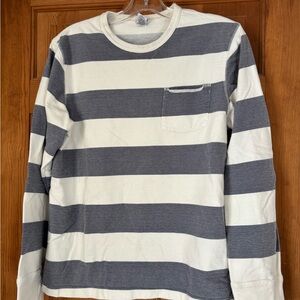 GAP Women’s Cream and Gray Crewneck Top